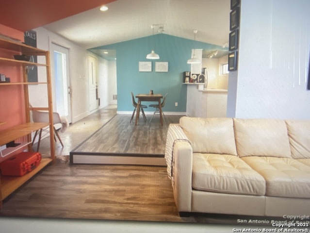 121 W Woodlawn Ave 3 , San Antonio, TX, 78212 | 1563958 | Realty Texas LLC