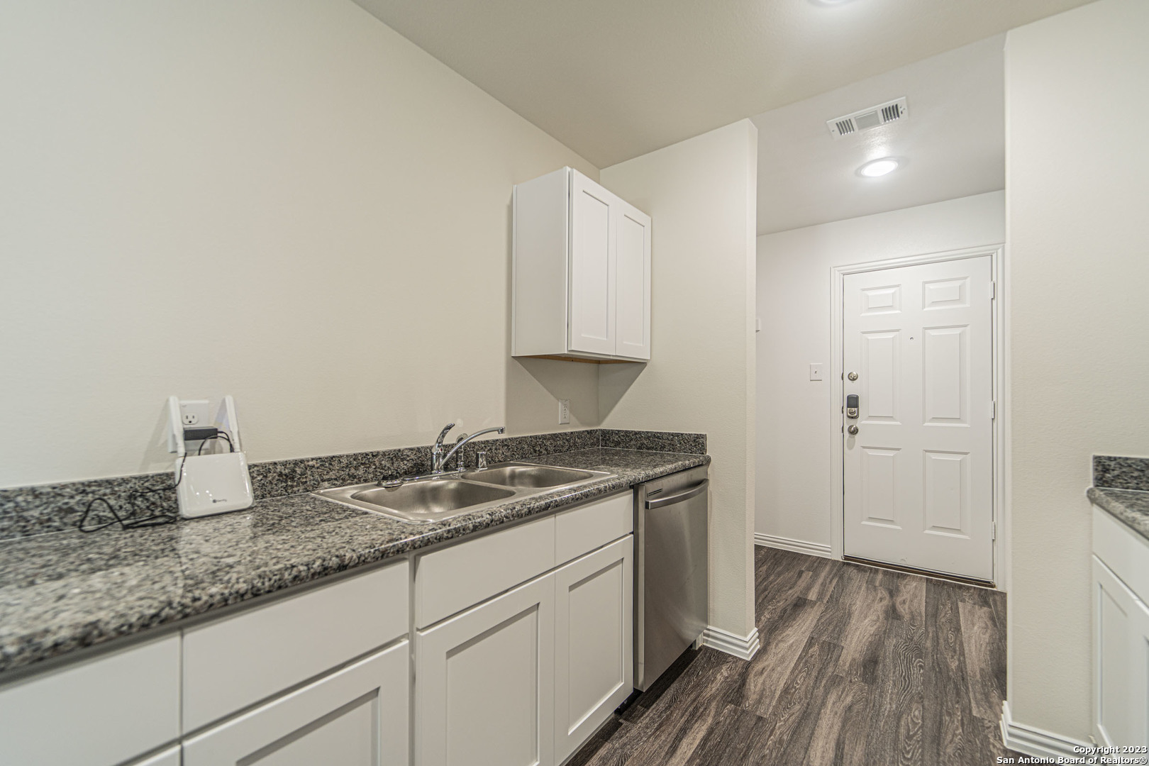 2611 Wayne Dr , San Antonio, TX, 78222 | 1673242 | Realty Texas LLC