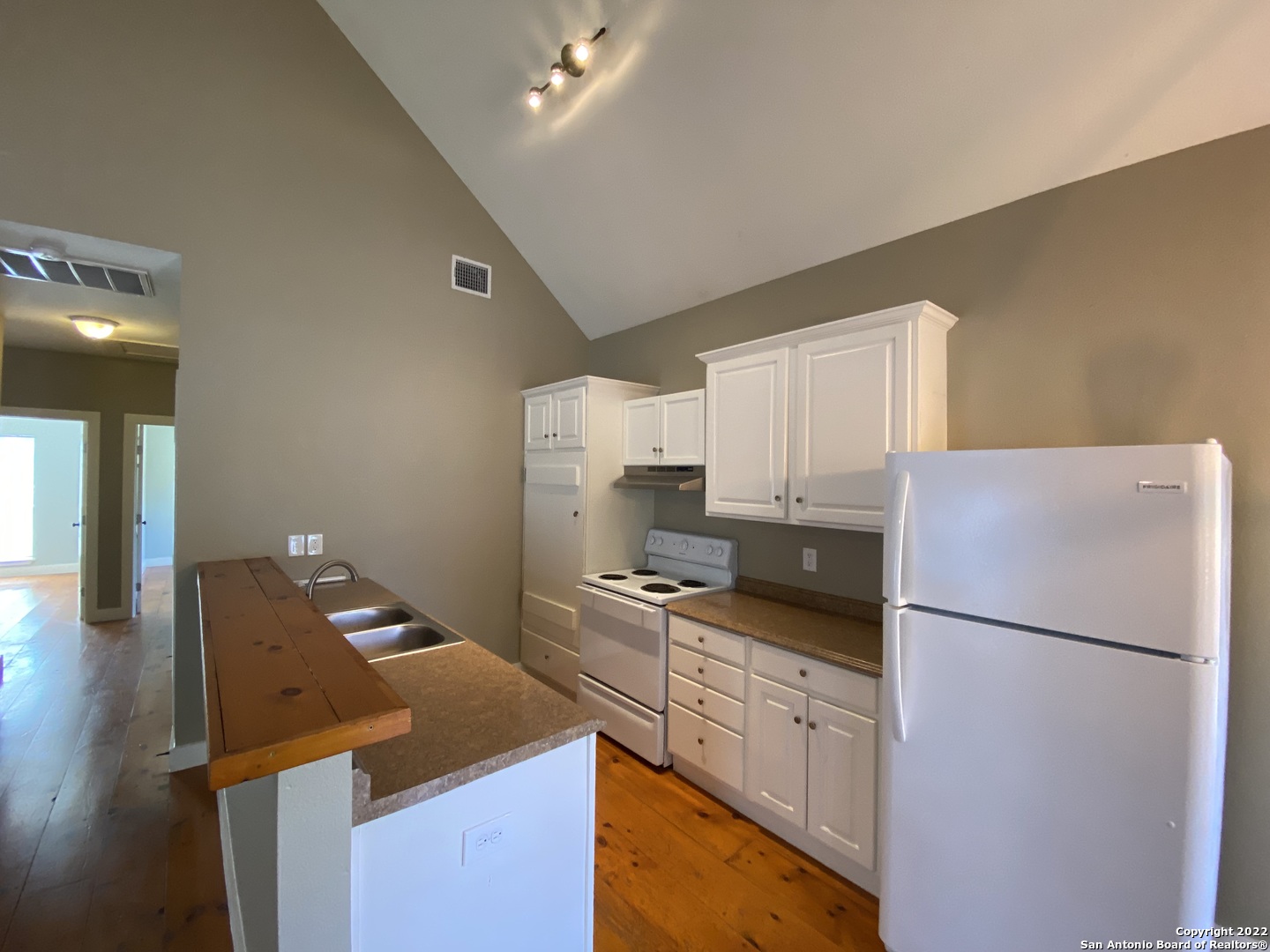 44 Fredericksburg Street , Waring, TX, 78074 | 1641381 | Realty Texas LLC
