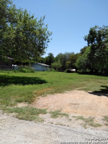 912 Block St , Floresville, TX, 78114 | 1690664 | Realty Texas LLC
