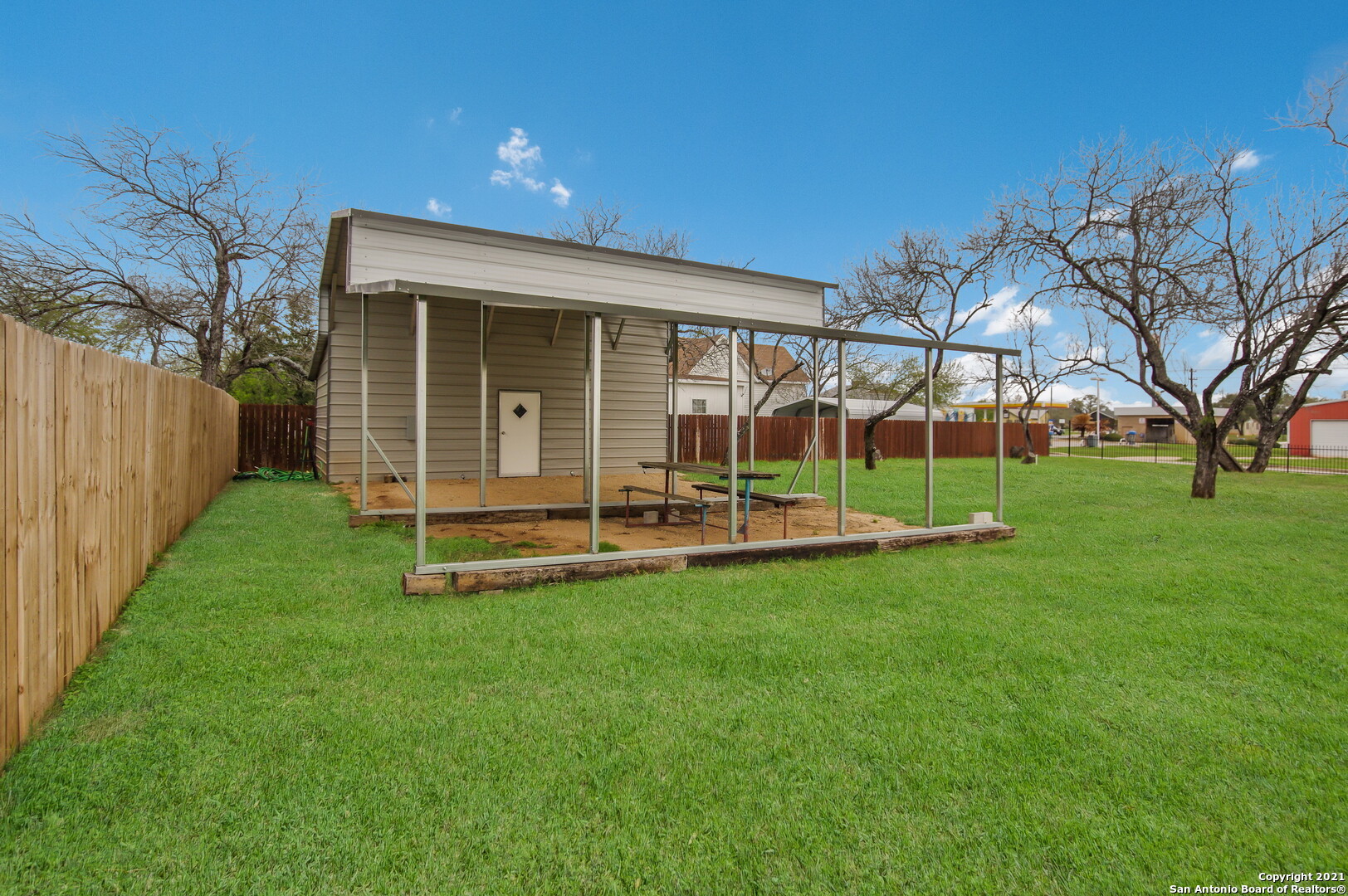 1611 C St , Floresville, TX, 78114 | 1519984 | Realty Texas LLC