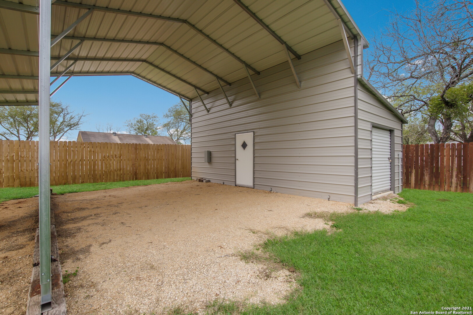 1611 C St , Floresville, TX, 78114 | 1519984 | Realty Texas LLC