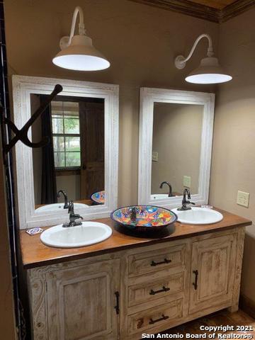 4275 Park Road 37 , Helotes, TX, 78023 | 1573627 | Realty Texas LLC