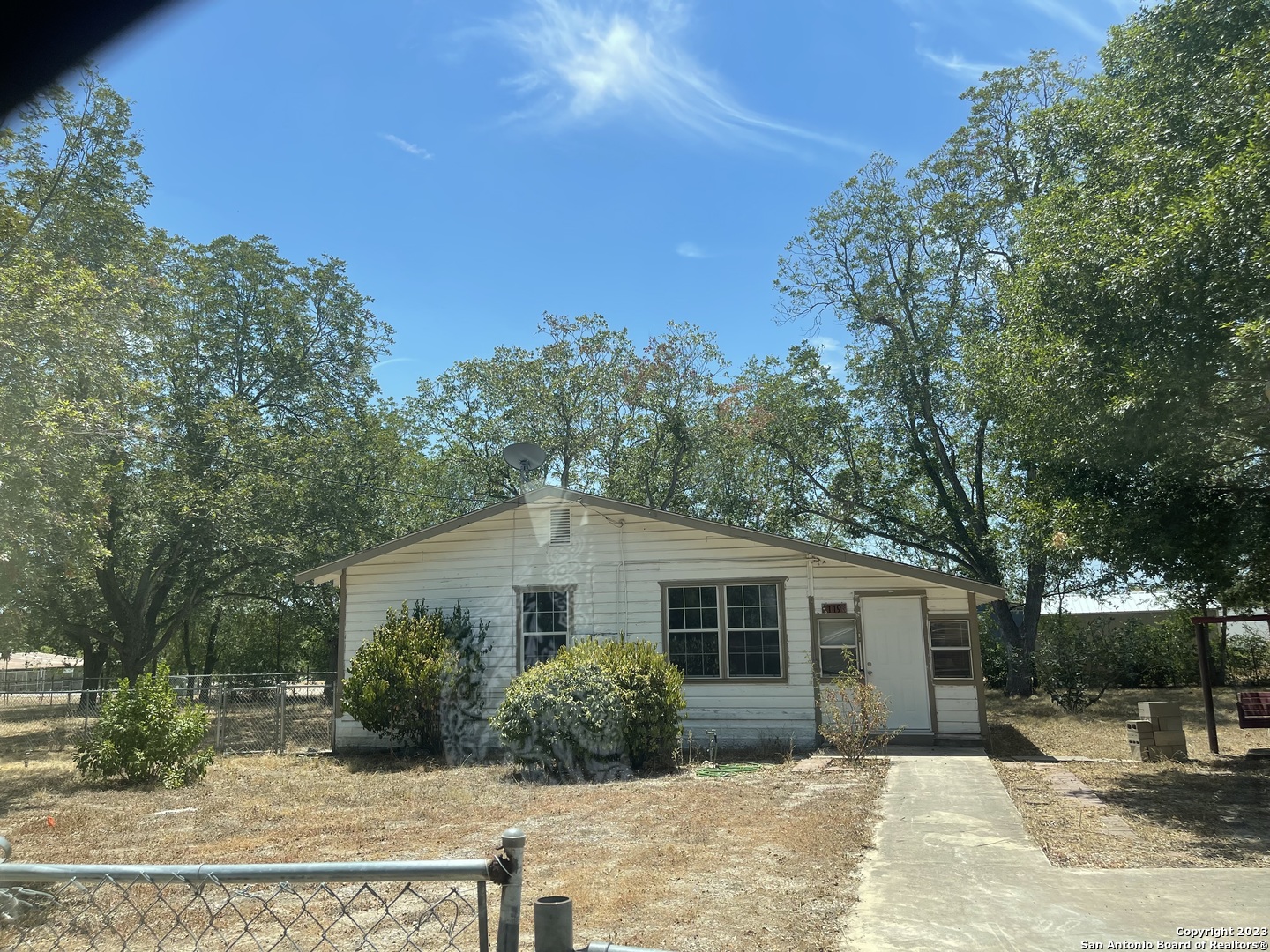118 County Road 6715 , Natalia, TX, 78059 | 1715311 | Realty Texas LLC