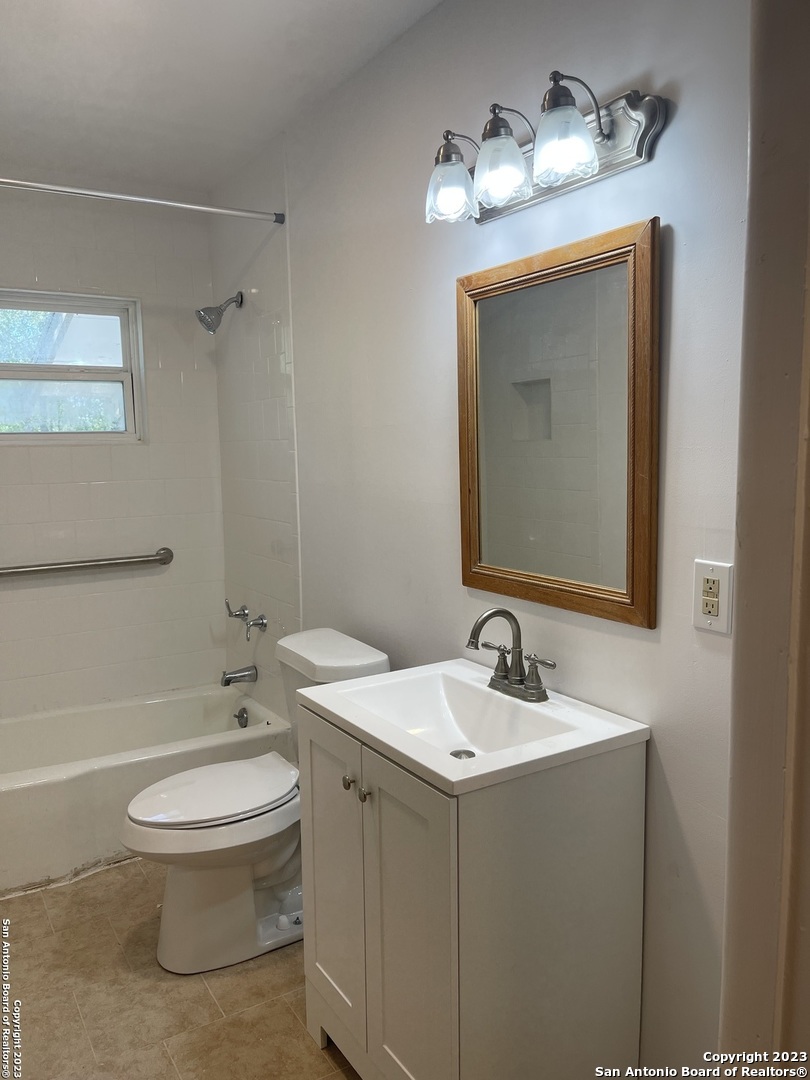 118 County Road 6715 , Natalia, TX, 78059 | 1715311 | Realty Texas LLC