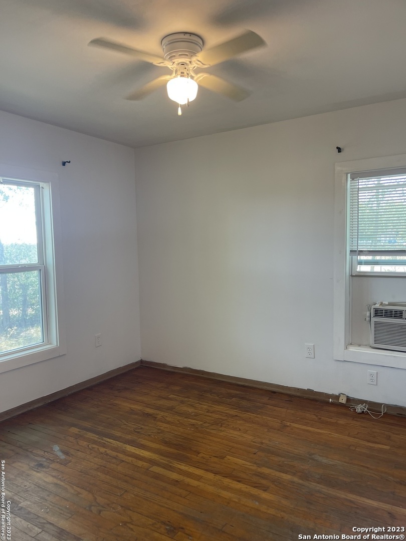 118 County Road 6715 , Natalia, TX, 78059 | 1715311 | Realty Texas LLC