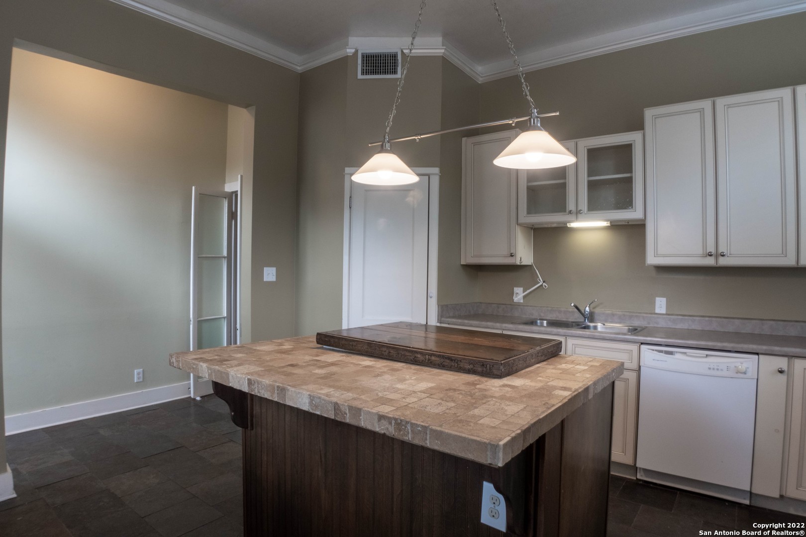 2620 N Main Ave , San Antonio, TX, 78212 | 1619393 | Realty Texas LLC