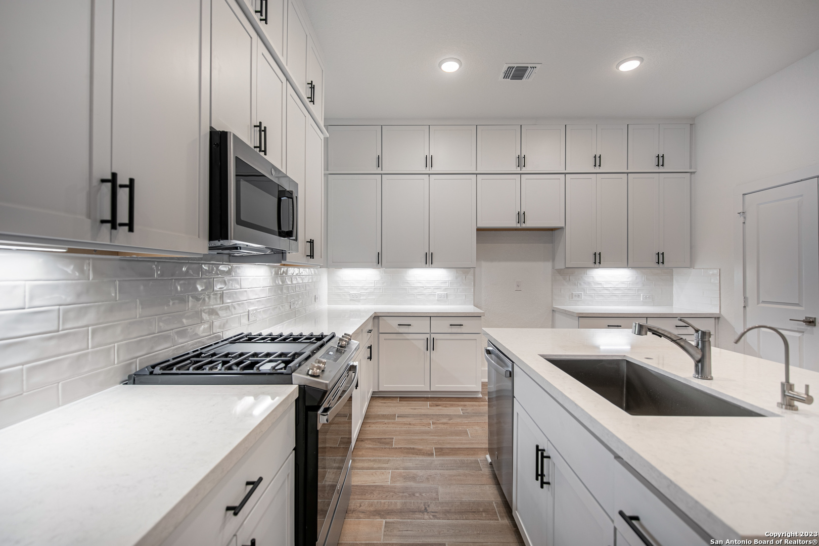 8851 Oakland Blvd. Bldg. #68 , San Antonio, TX, 78240 | 1716753 | Realty Texas LLC