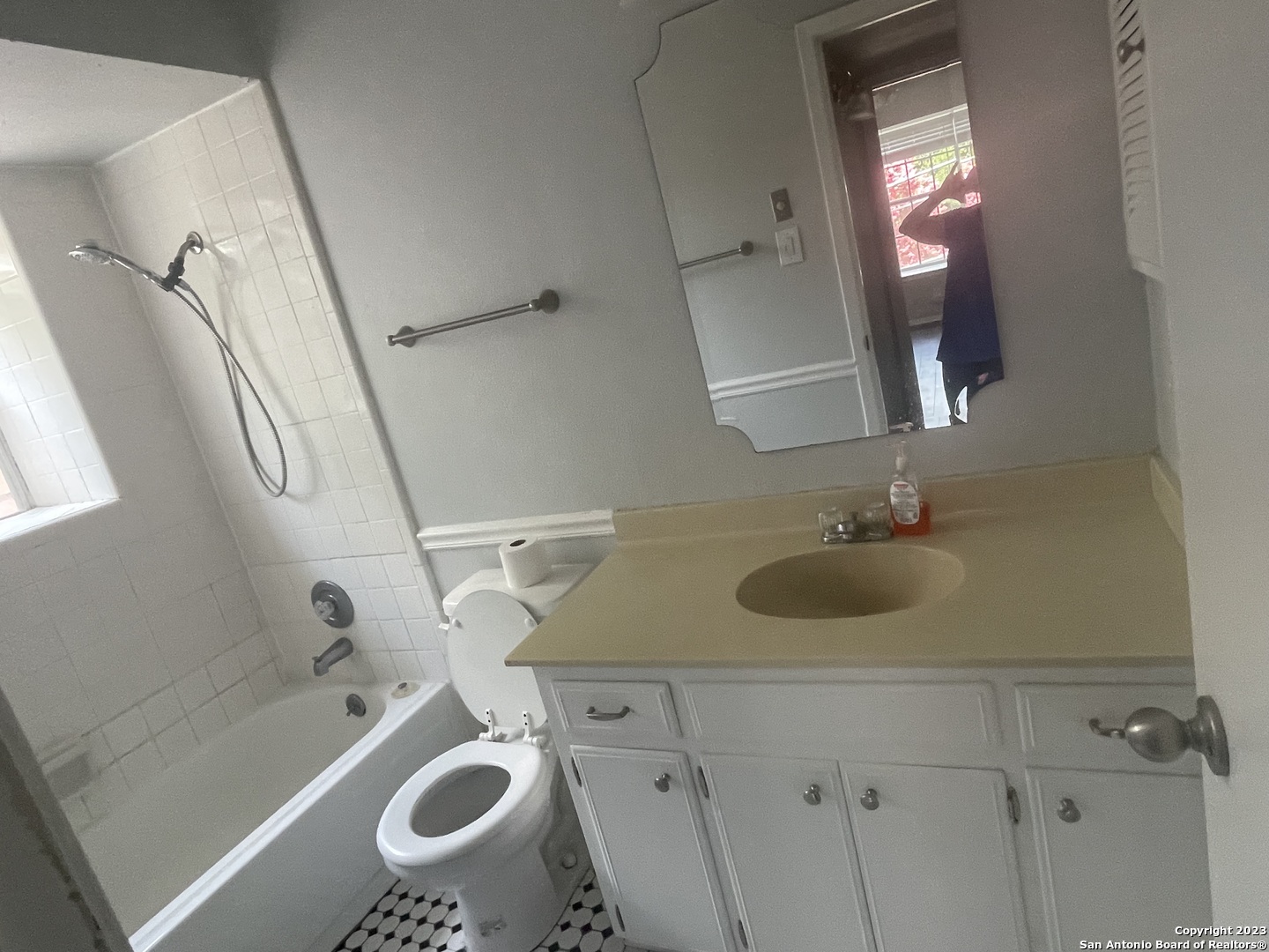 1045 Shook Ave , San Antonio, TX, 78212 | 1727621 | Realty Texas LLC