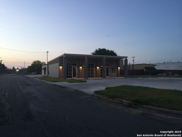 121 W Wright Blvd , Universal City, TX, 78148-4332 | 1137886 | Realty Texas LLC