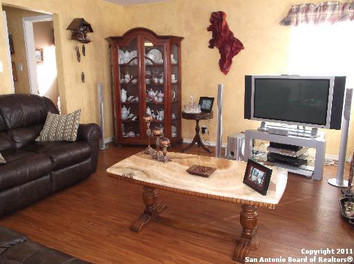 6151 Wood Bayou , San Antonio, TX, 78249 | 1097372 | Realty Texas LLC