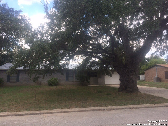 319 Low Meadow Dr , Pleasanton, TX, 78064-2441 | 1140919 | Realty Texas LLC