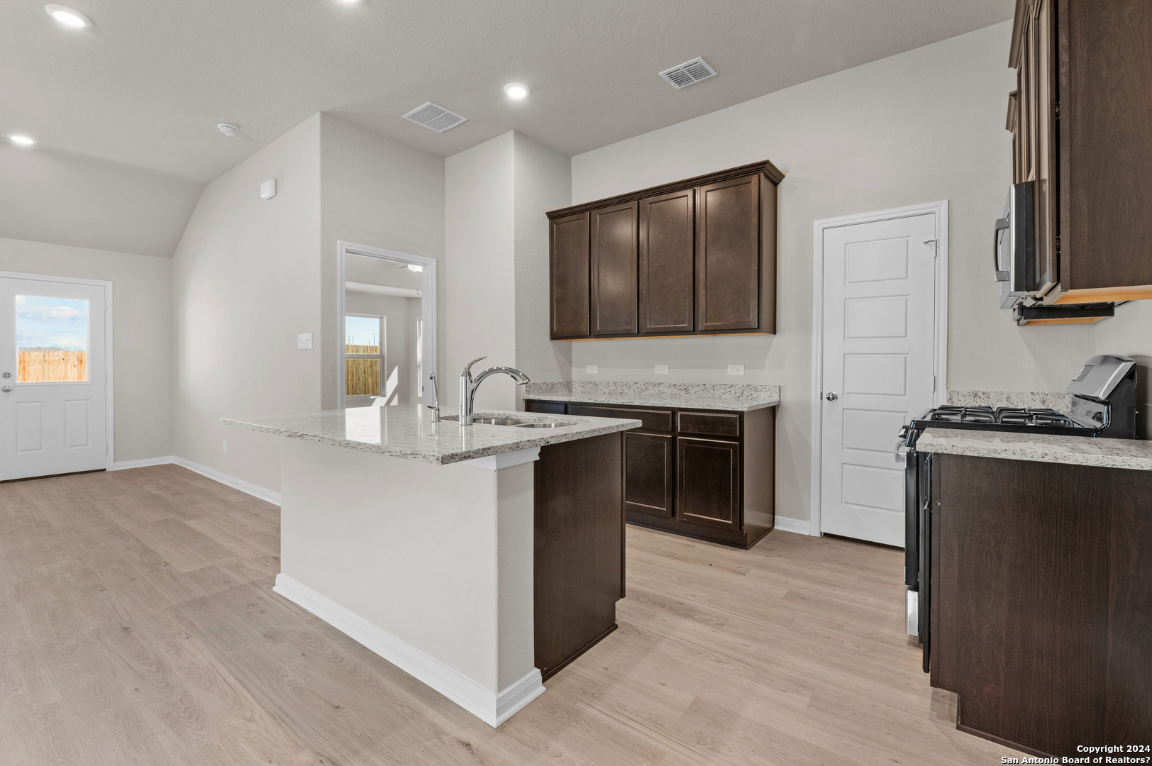 8424 Aloe Vera Trace , San Antonio, TX, 78222 | 1732134 | Realty Texas LLC