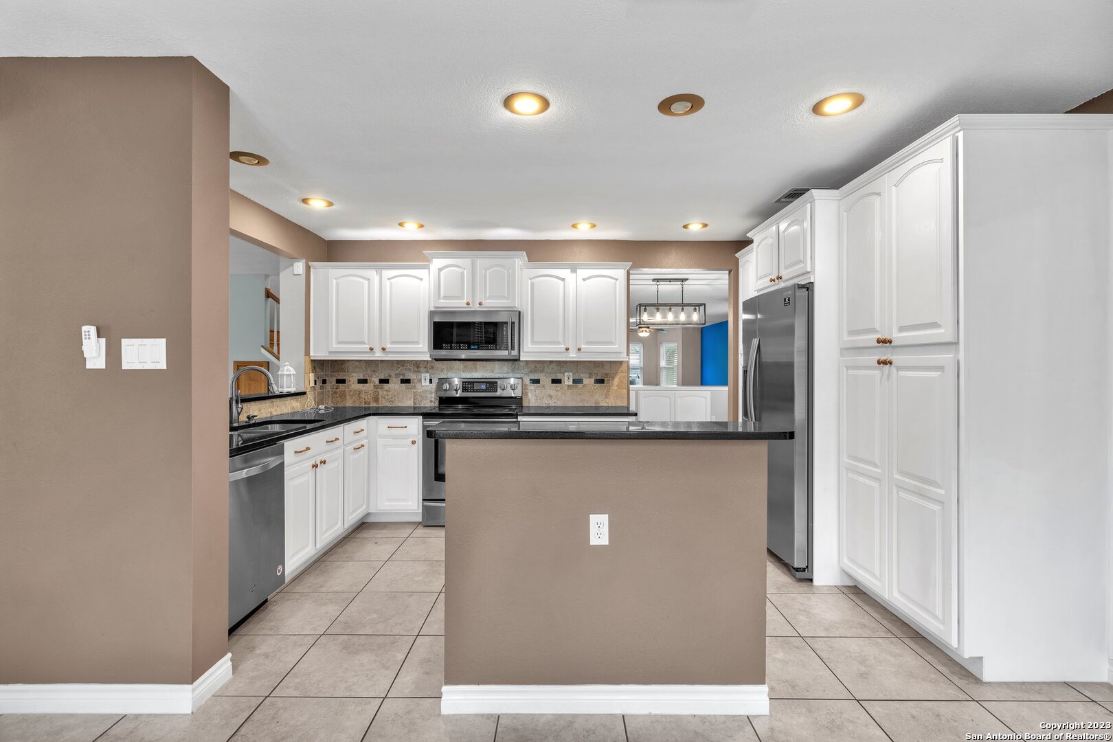 2230 Creekside Bend,San Antonio, TX 78259