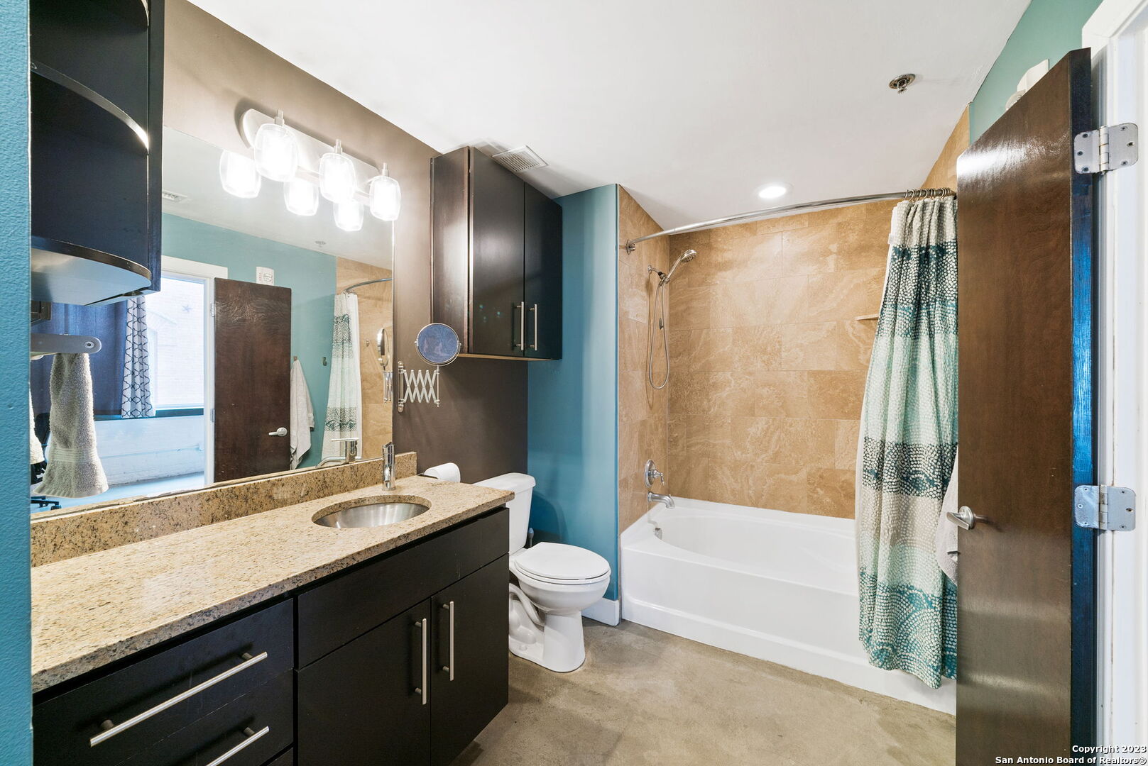 831 S Flores St 2106,San Antonio, TX 78204