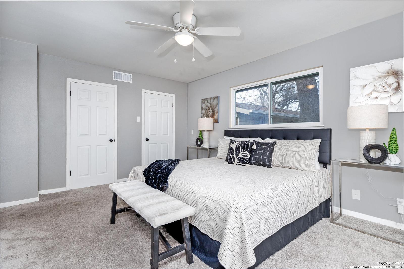 426 E Byrd Blvd , Universal City, TX, 78148-4509 | 1750207 | Realty Texas LLC