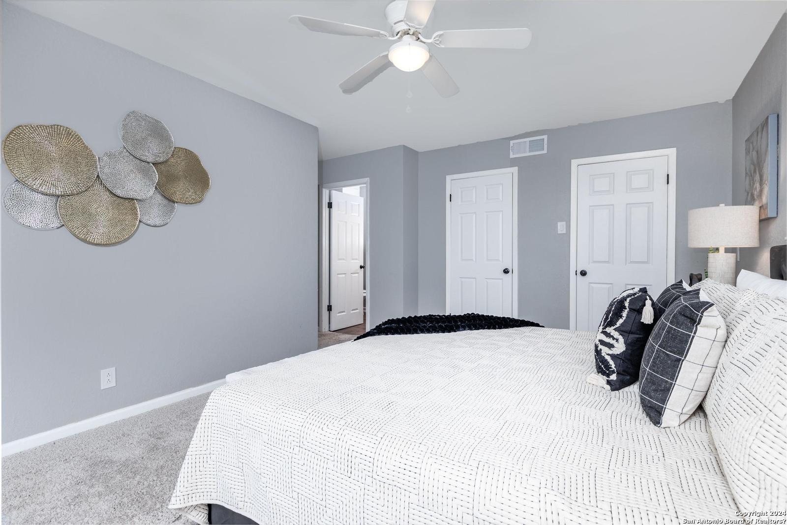 426 E Byrd Blvd , Universal City, TX, 78148-4509 | 1750207 | Realty Texas LLC