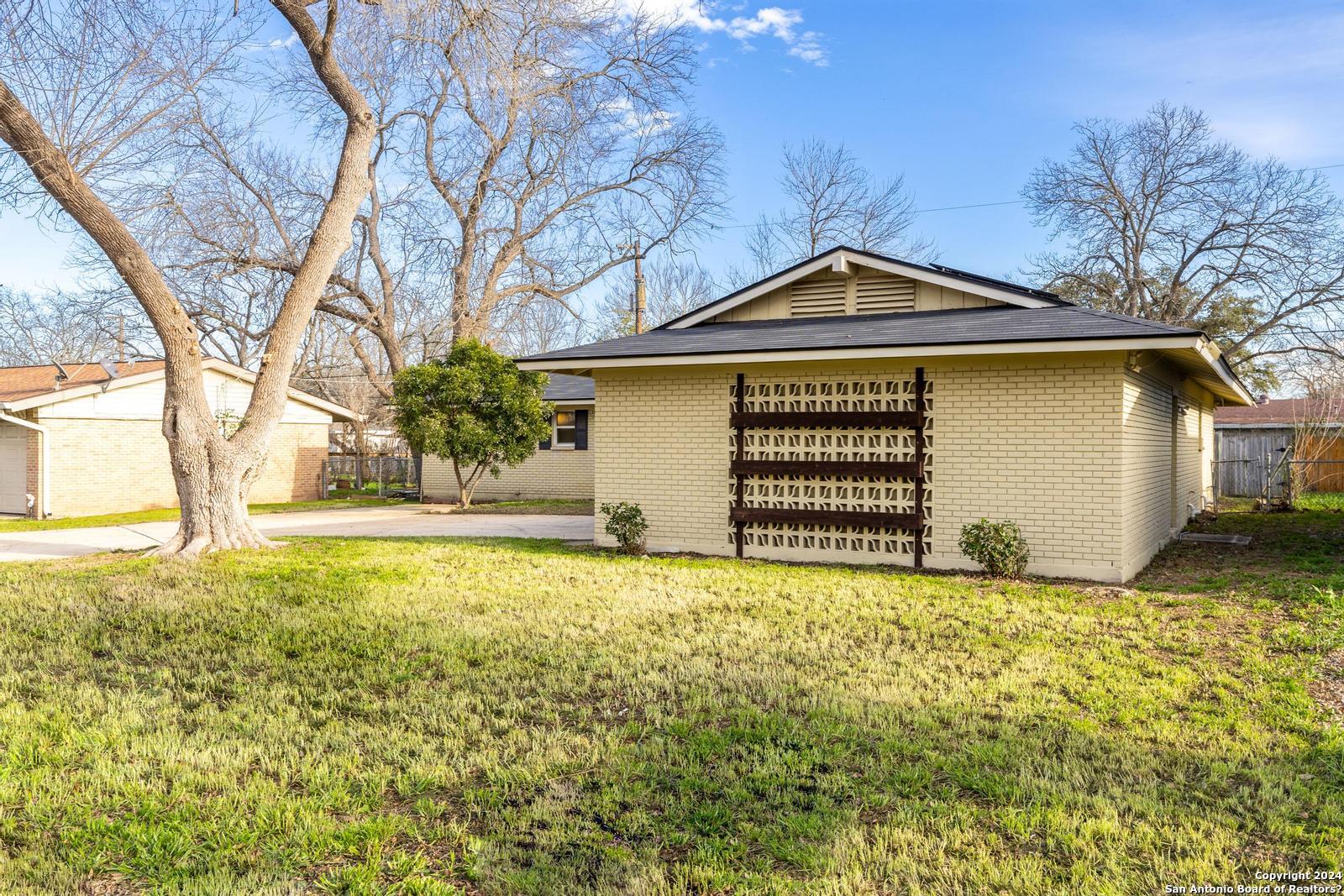 426 E Byrd Blvd , Universal City, TX, 78148-4509 | 1750207 | Realty Texas LLC