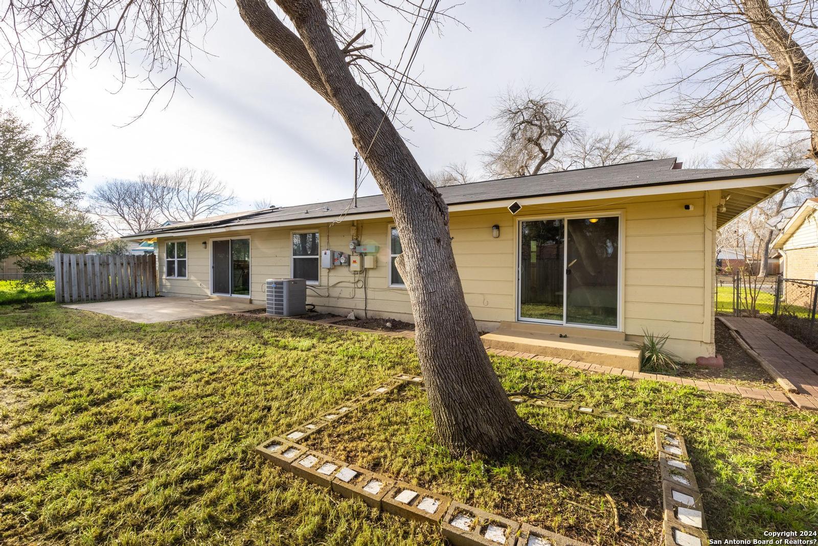 426 E Byrd Blvd , Universal City, TX, 78148-4509 | 1750207 | Realty Texas LLC