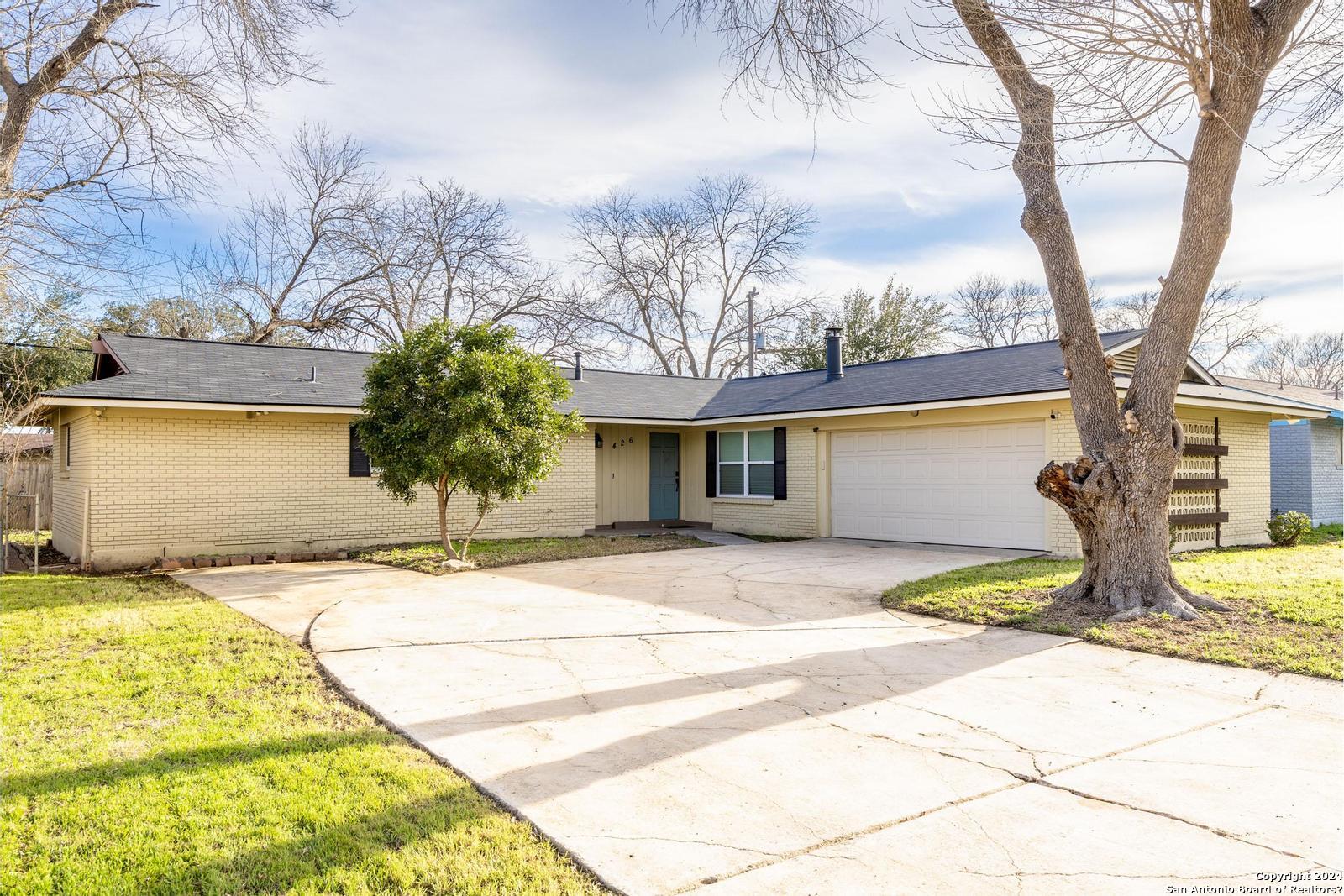 426 E Byrd Blvd , Universal City, TX, 78148-4509 | 1750207 | Realty Texas LLC