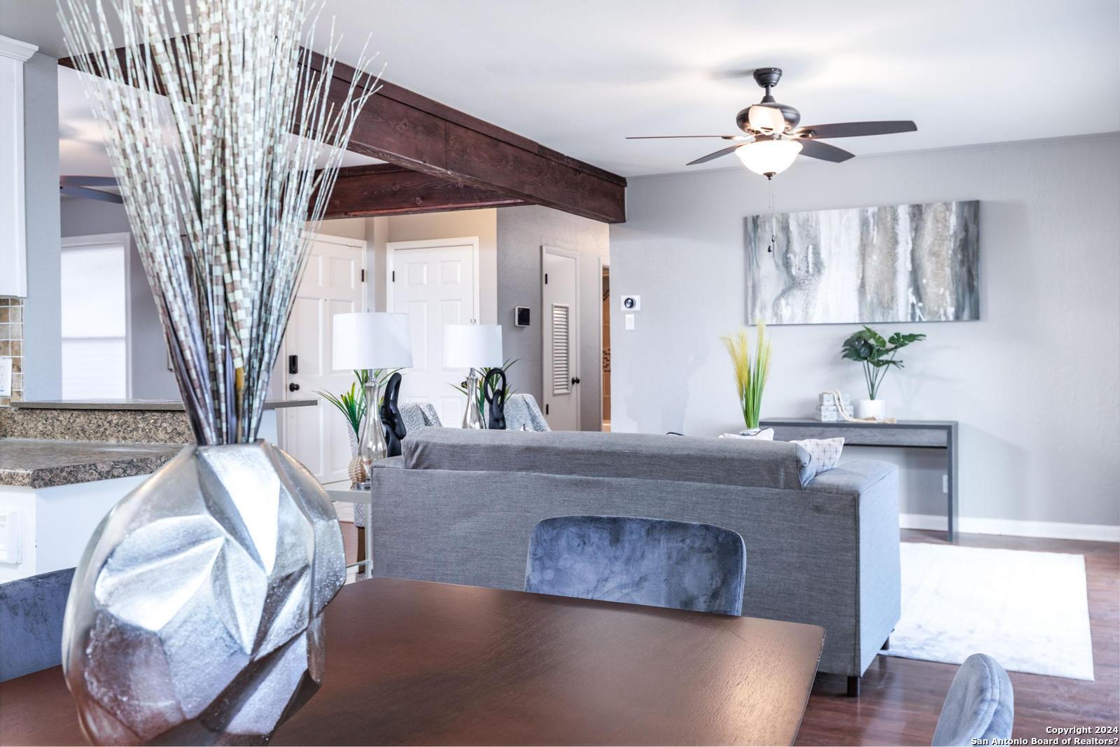 426 E Byrd Blvd , Universal City, TX, 78148-4509 | 1750207 | Realty Texas LLC