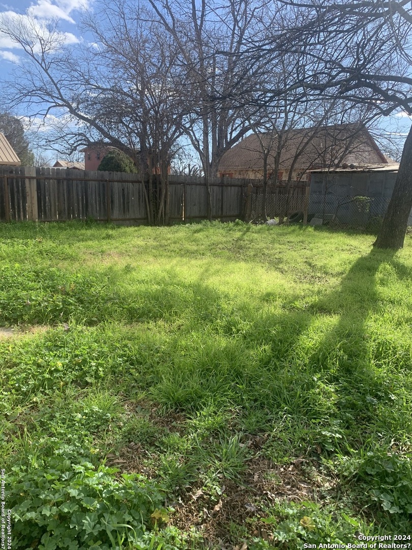 705 Reyes Alley , Uvalde, TX, 78801 | 1750985 | Realty Texas LLC