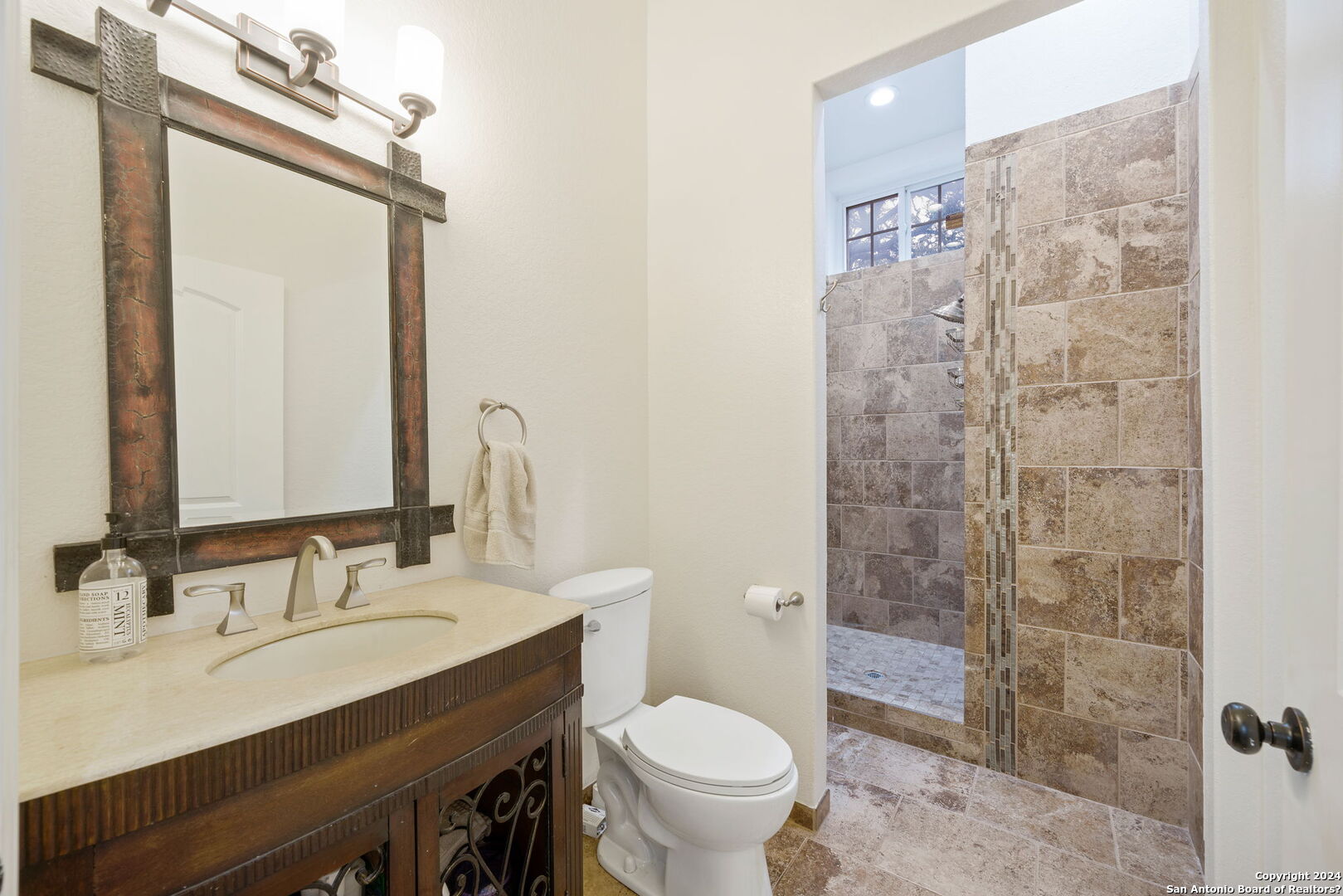 105 N Micah Andrews , Blanco, TX, 78606 | 1734043 | Realty Texas LLC