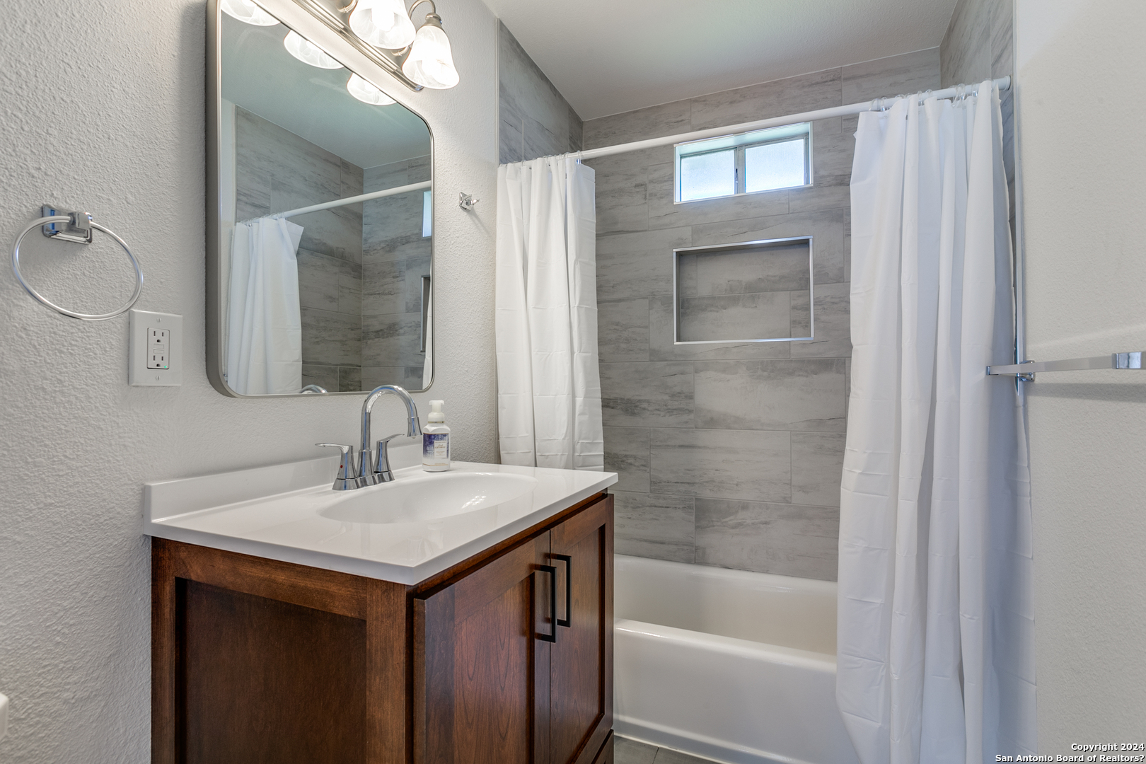 358 W Palfrey St , San Antonio, TX, 78223 | 1750417 | Realty Texas LLC