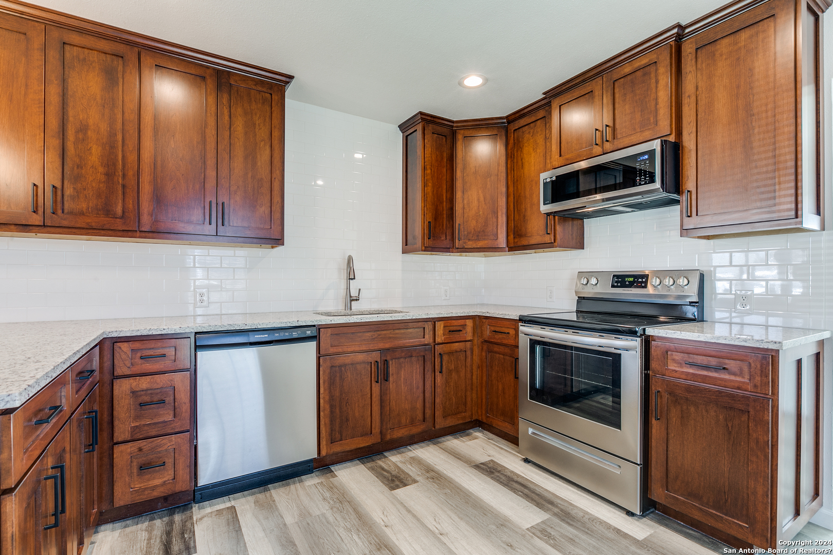 358 W Palfrey St , San Antonio, TX, 78223 | 1750417 | Realty Texas LLC