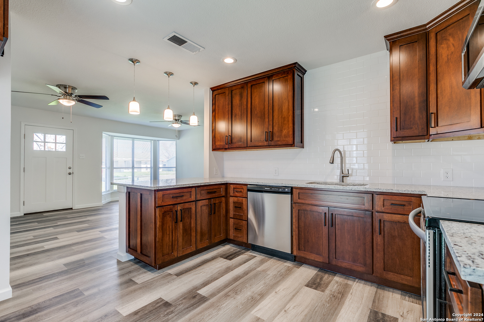 358 W Palfrey St , San Antonio, TX, 78223 | 1750417 | Realty Texas LLC