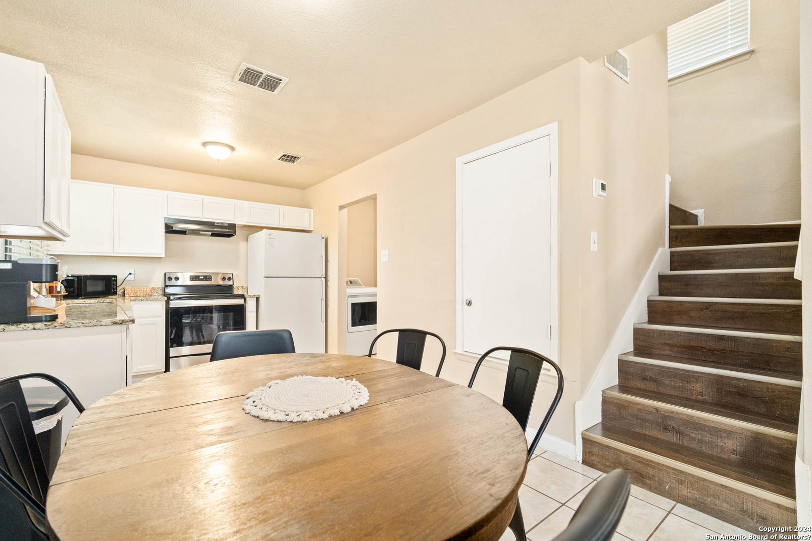 6238 Valley Pawn , San Antonio, TX, 78250-4874 | 1752304 | Realty Texas LLC