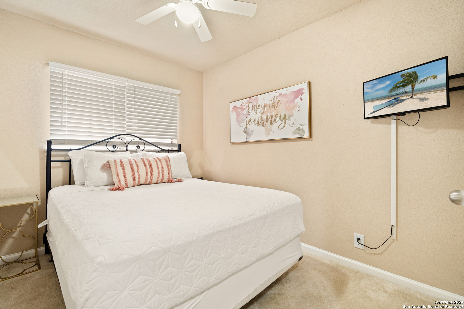 6238 Valley Pawn , San Antonio, TX, 78250-4874 | 1752304 | Realty Texas LLC