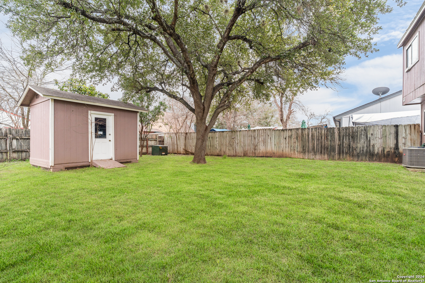 6238 Valley Pawn , San Antonio, TX, 78250-4874 | 1752304 | Realty Texas LLC