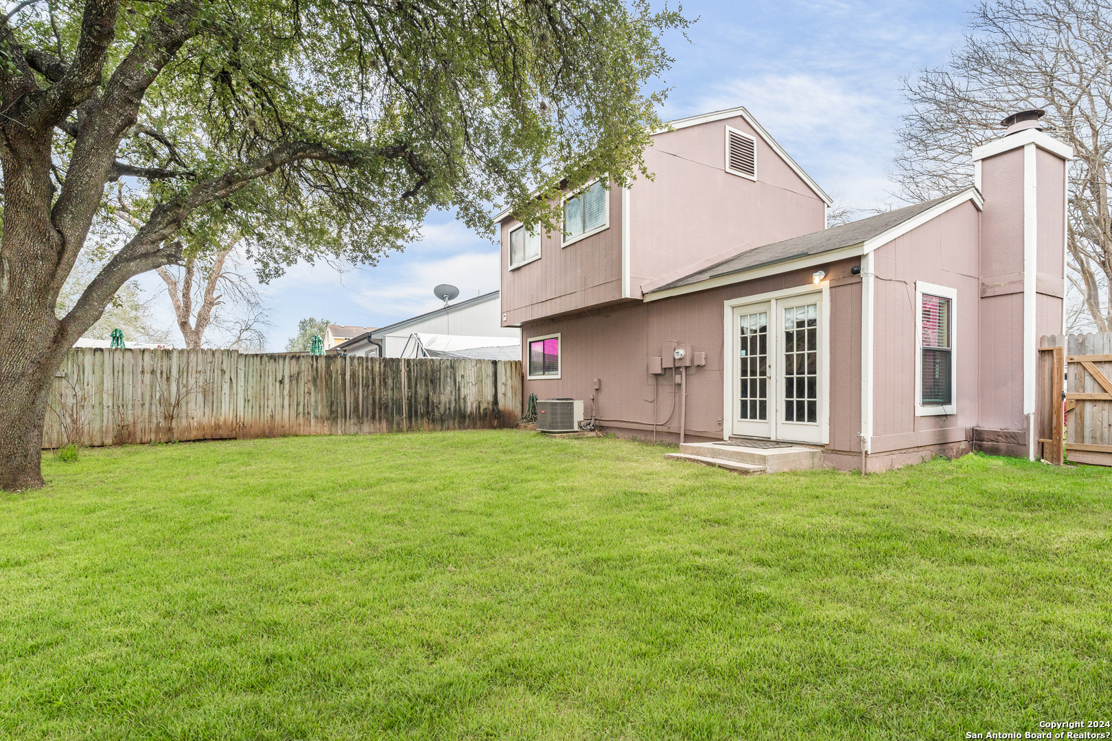 6238 Valley Pawn , San Antonio, TX, 78250-4874 | 1752304 | Realty Texas LLC
