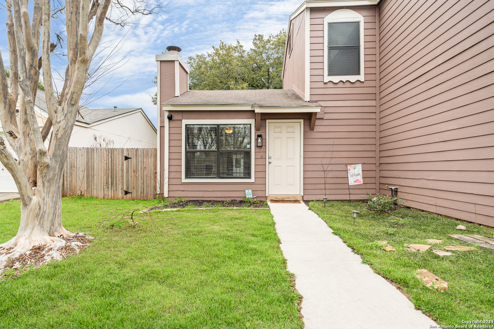 6238 Valley Pawn , San Antonio, TX, 78250-4874 | 1752304 | Realty Texas LLC
