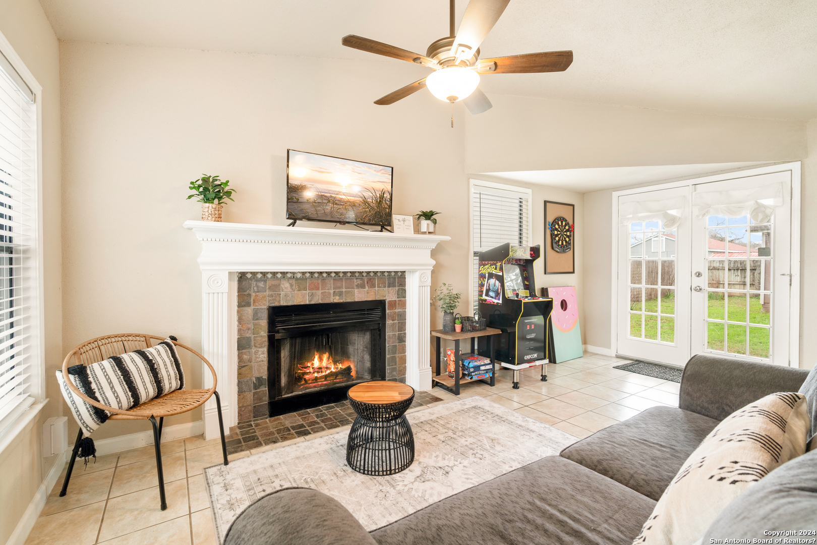 6238 Valley Pawn , San Antonio, TX, 78250-4874 | 1752304 | Realty Texas LLC