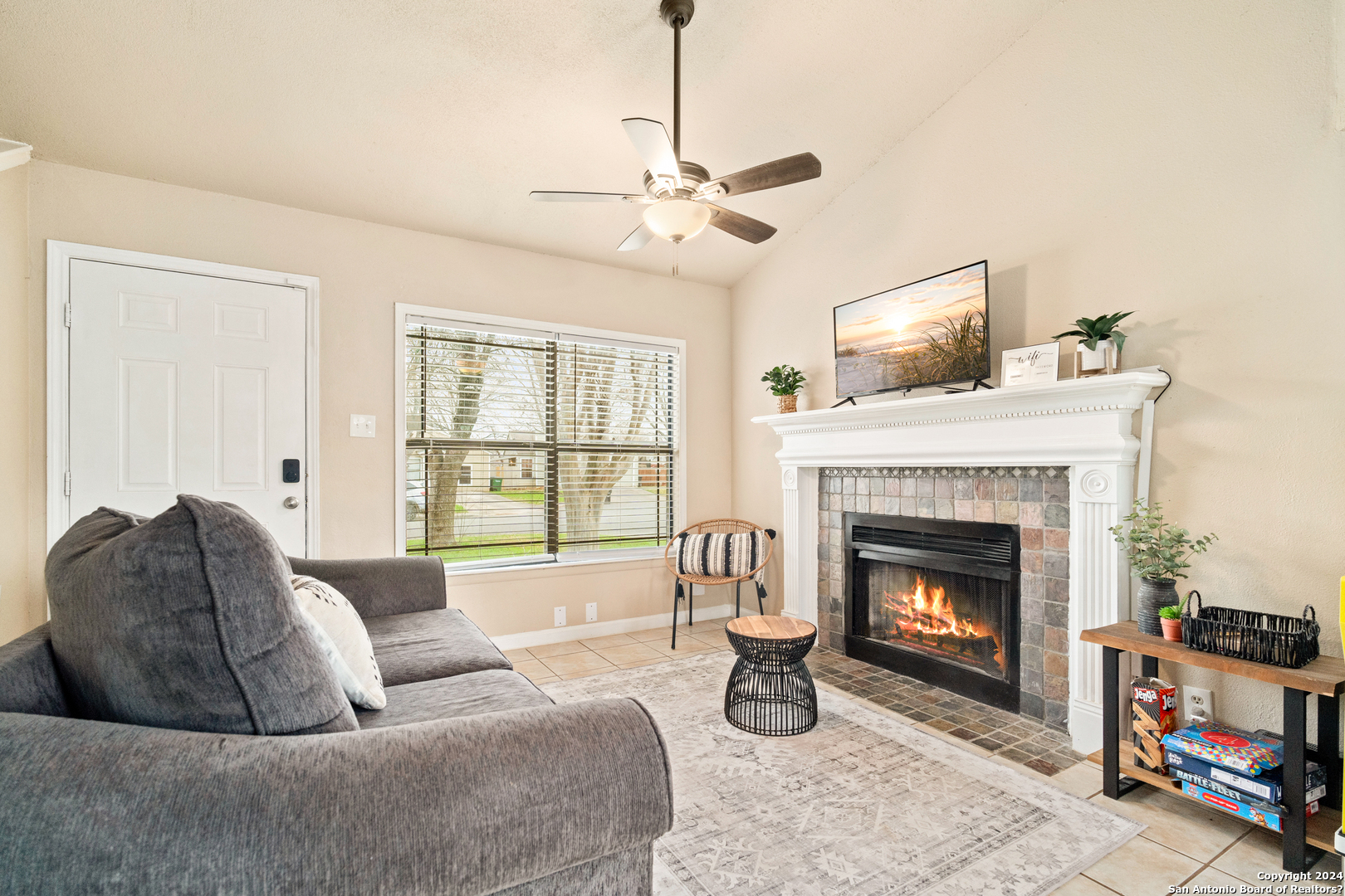 6238 Valley Pawn , San Antonio, TX, 78250-4874 | 1752304 | Realty Texas LLC