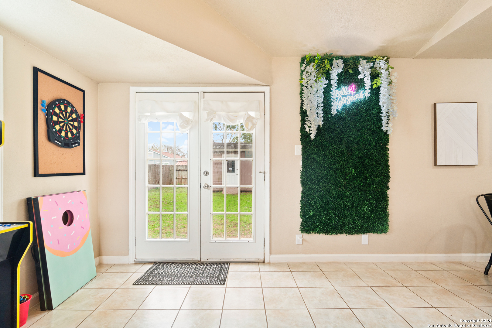 6238 Valley Pawn , San Antonio, TX, 78250-4874 | 1752304 | Realty Texas LLC