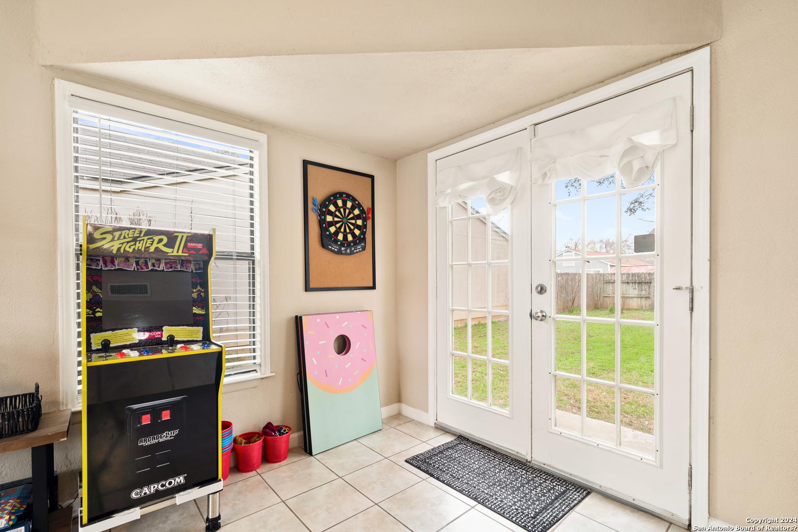 6238 Valley Pawn , San Antonio, TX, 78250-4874 | 1752304 | Realty Texas LLC