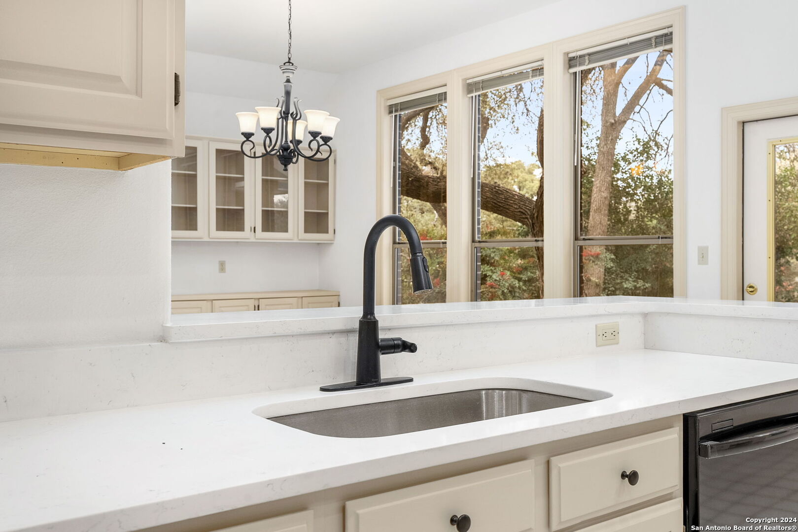 2610 Inwood View Dr , San Antonio, TX, 78248 | 1755509 | Realty Texas LLC