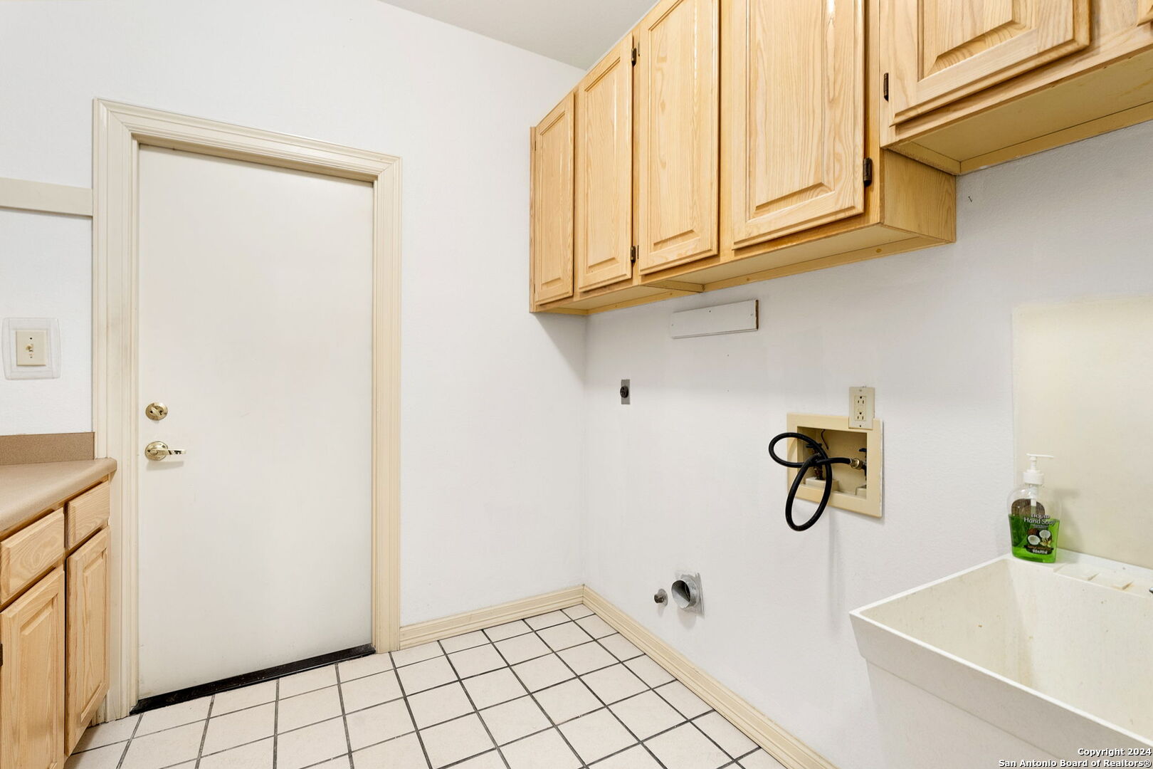 2610 Inwood View Dr , San Antonio, TX, 78248 | 1755509 | Realty Texas LLC