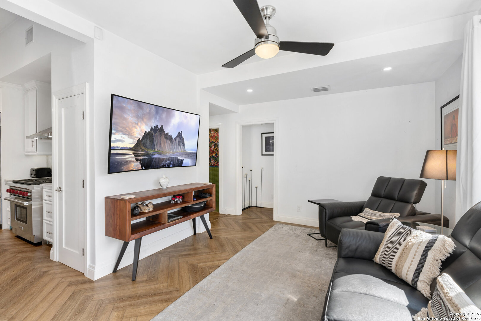 216 Primera Dr , Olmos Park, TX, 78212-2053 | 1753455 | Realty Texas LLC