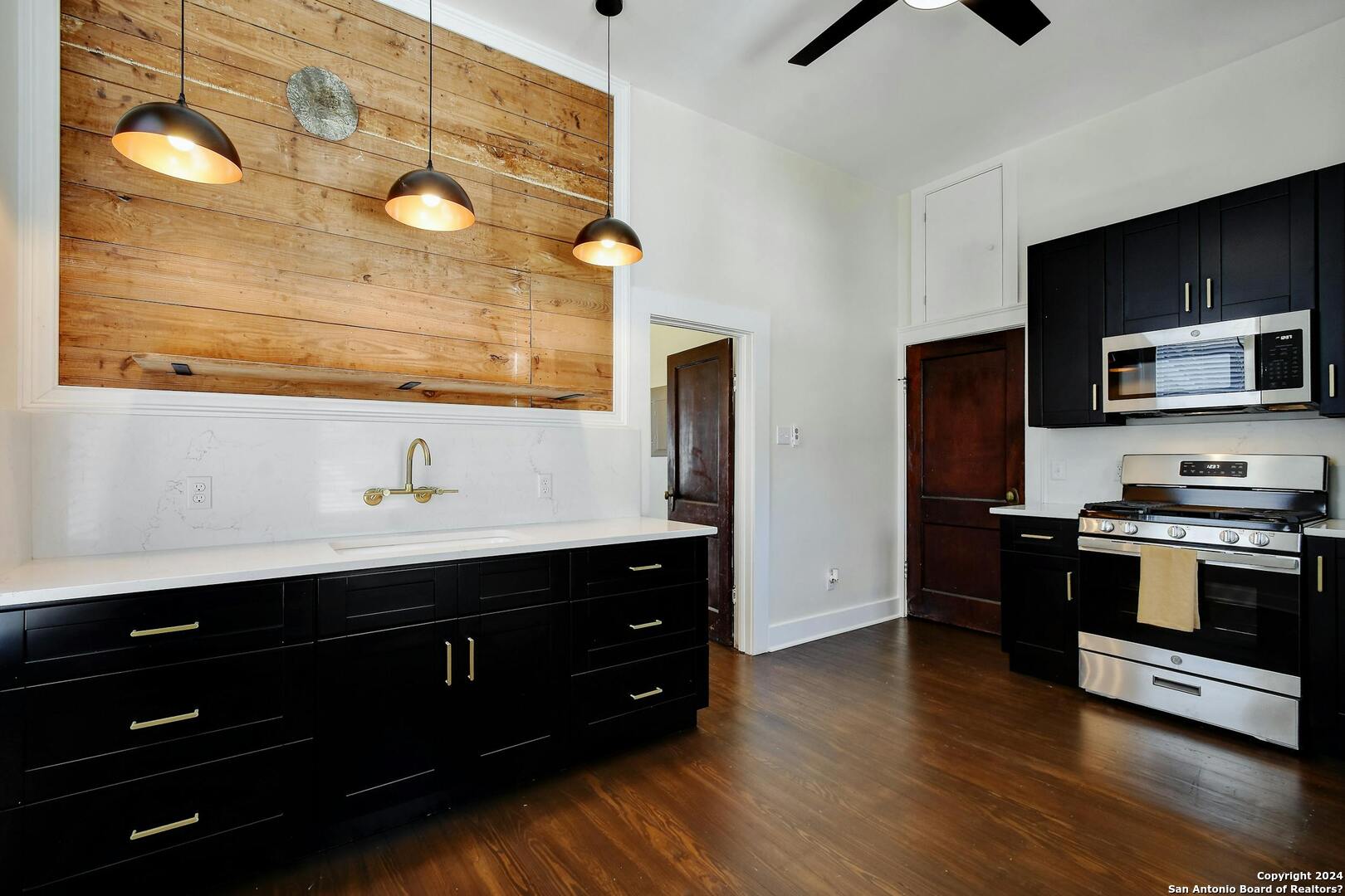 423 W Woodlawn Ave 2 , San Antonio, TX, 78212-3344 | 1753992 | Realty Texas LLC