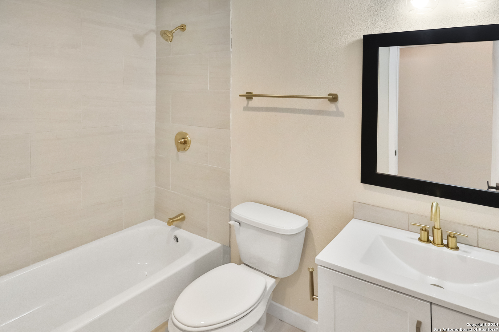 9403 Quicksilver Dr , San Antonio, TX, 78245-1233 | 1753860 | Realty Texas LLC