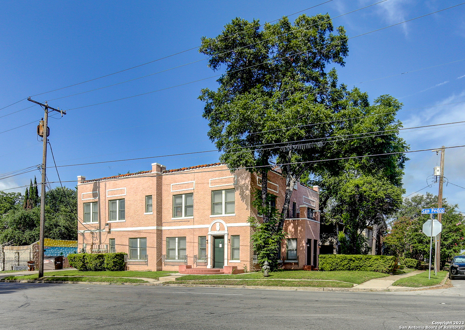 400 W Lynwood Ave , San Antonio, TX, 78212-2234 | 1753927 | Realty Texas LLC