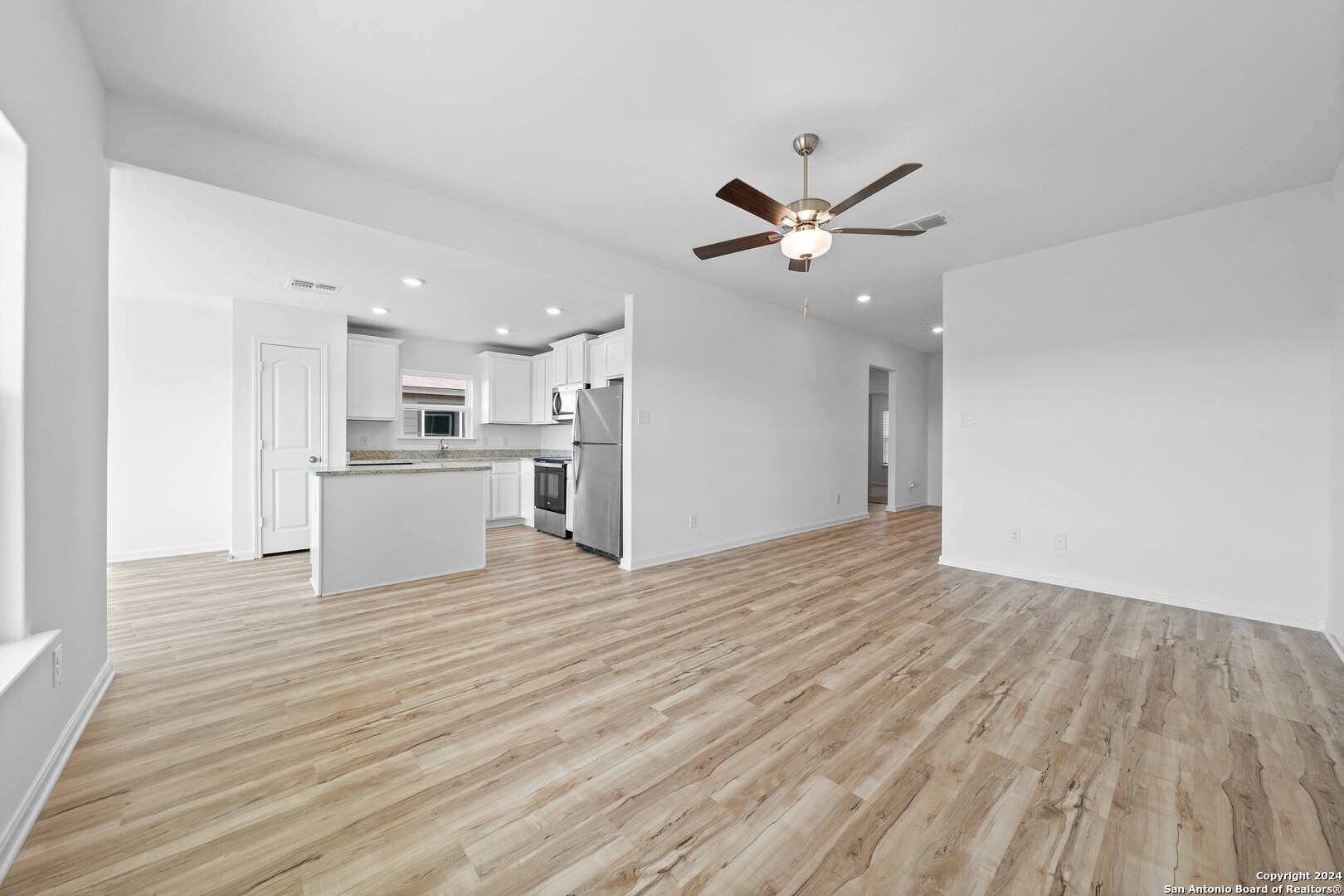 16009 Stratford Cove , Lytle, TX, 78052 | 1754994 | Realty Texas LLC