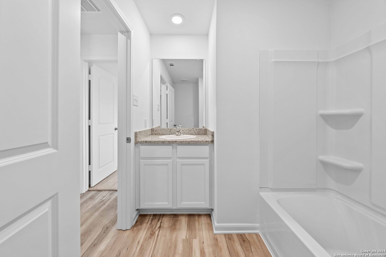 16009 Stratford Cove , Lytle, TX, 78052 | 1754994 | Realty Texas LLC