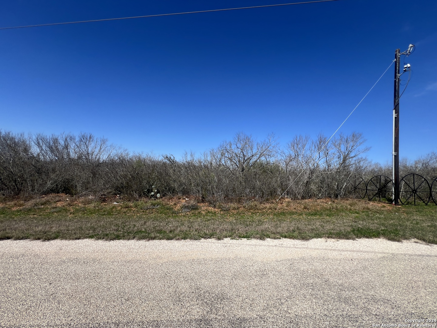 170 County Road 2667 , Devine, TX, 78016 | 1754001 | Realty Texas LLC