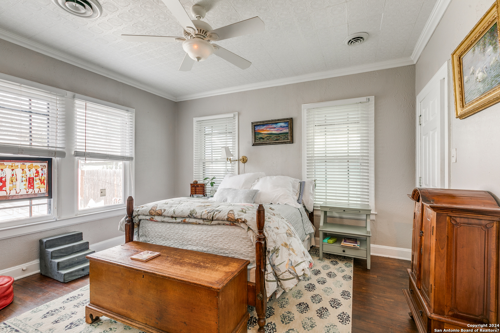 2015 W Magnolia Ave , San Antonio, TX, 78201-4955 | 1754866 | Realty Texas LLC