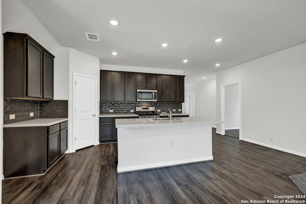 1233 Cross Gable , New Braunfels, TX, 78132-3468 | 1763076 | Realty Texas LLC